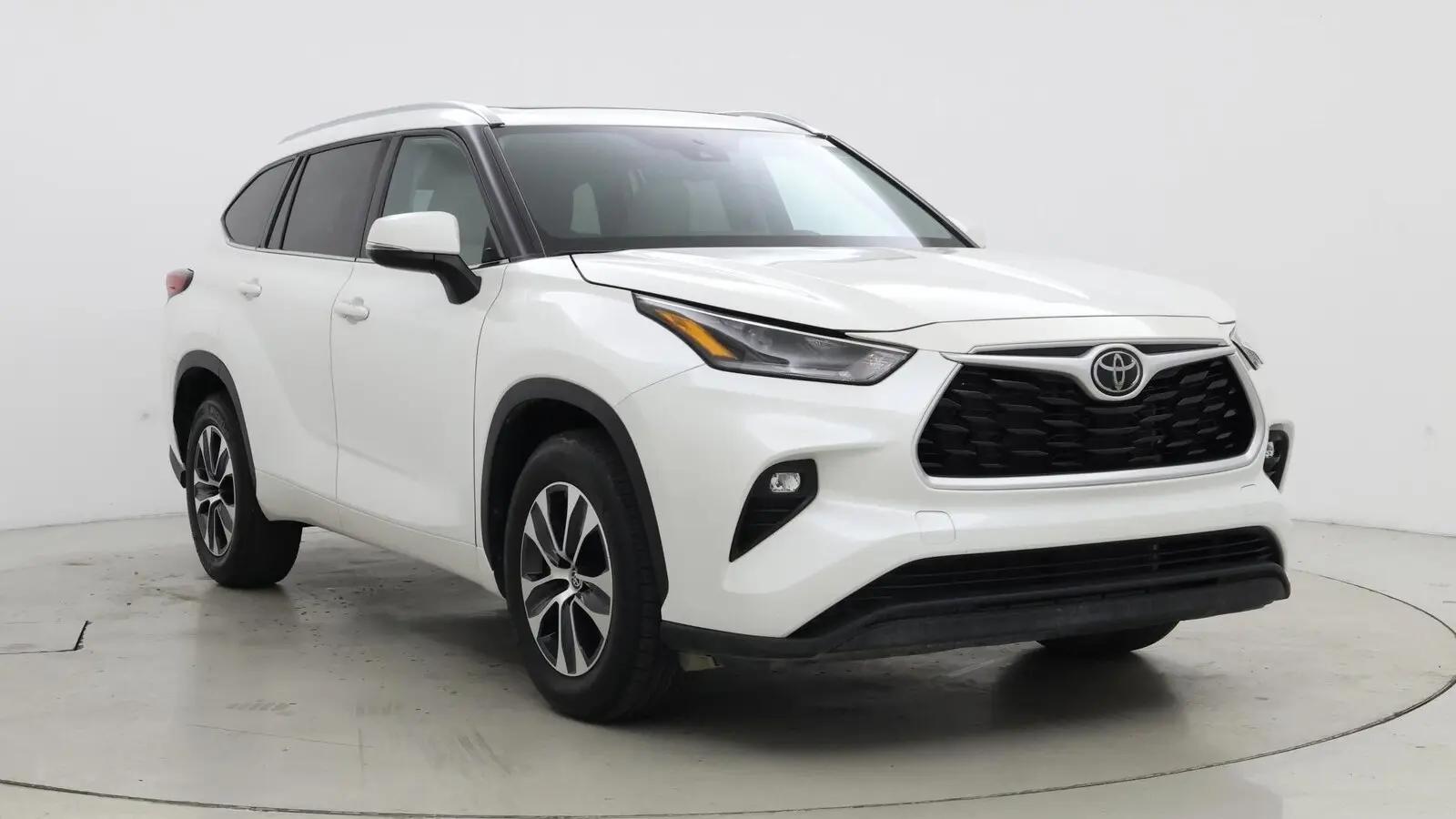 2021 Toyota Highlander XLE in Birmingham AL For Sale - Image 1