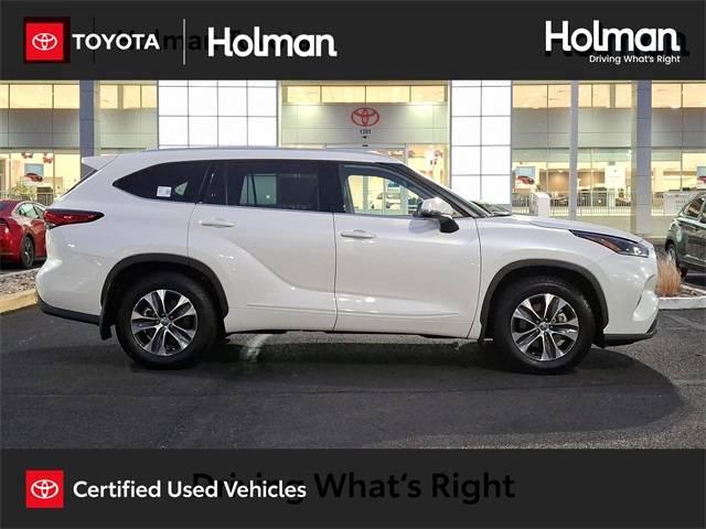 2021 Toyota Highlander XLE in Mount Laurel NJ For Sale - Image 1