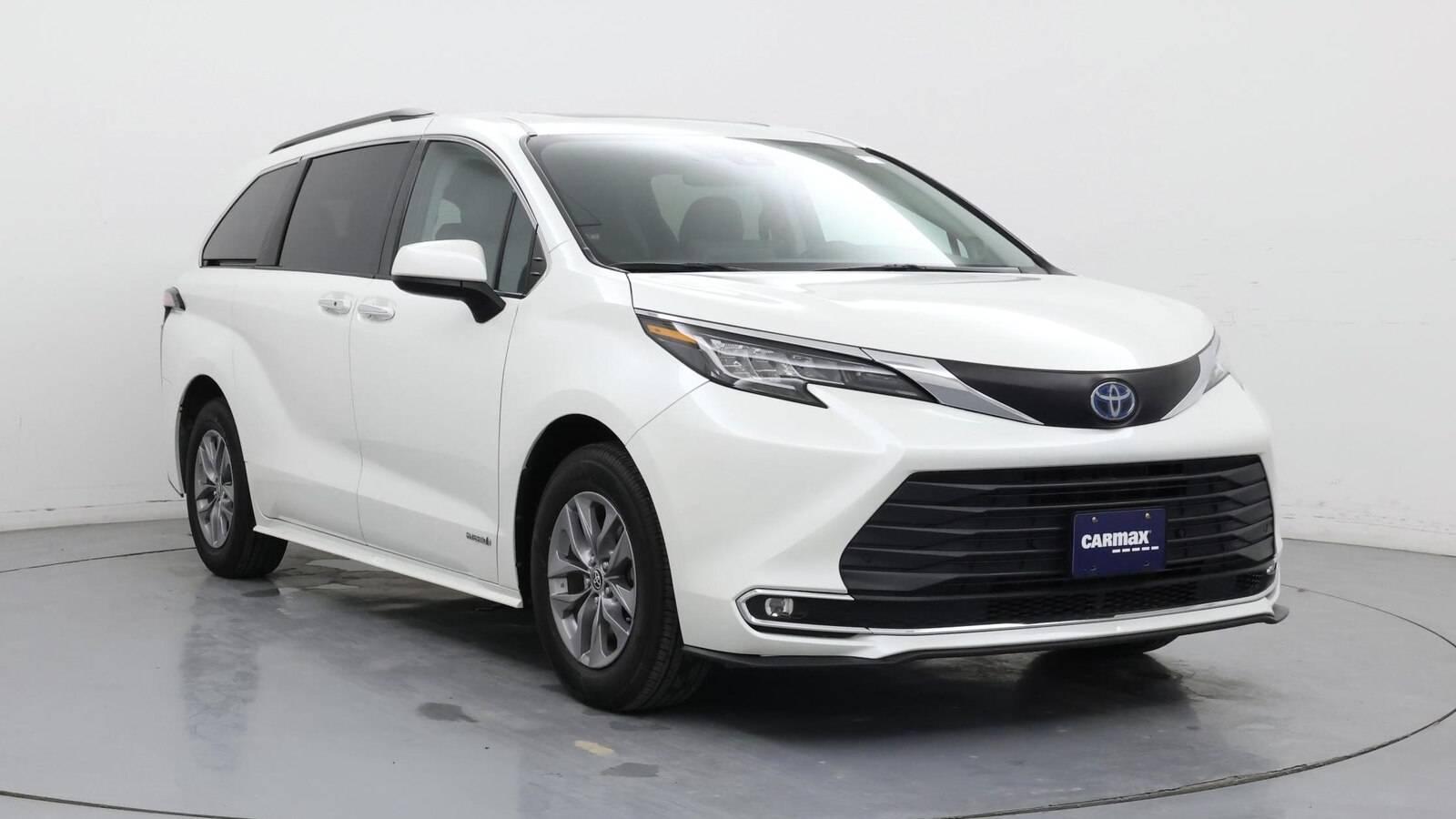 2021 Toyota Sienna XLE in Birmingham AL For Sale - Image 1