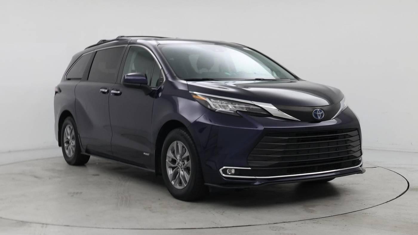2021 Toyota Sienna XLE in Birmingham AL For Sale - Image 1