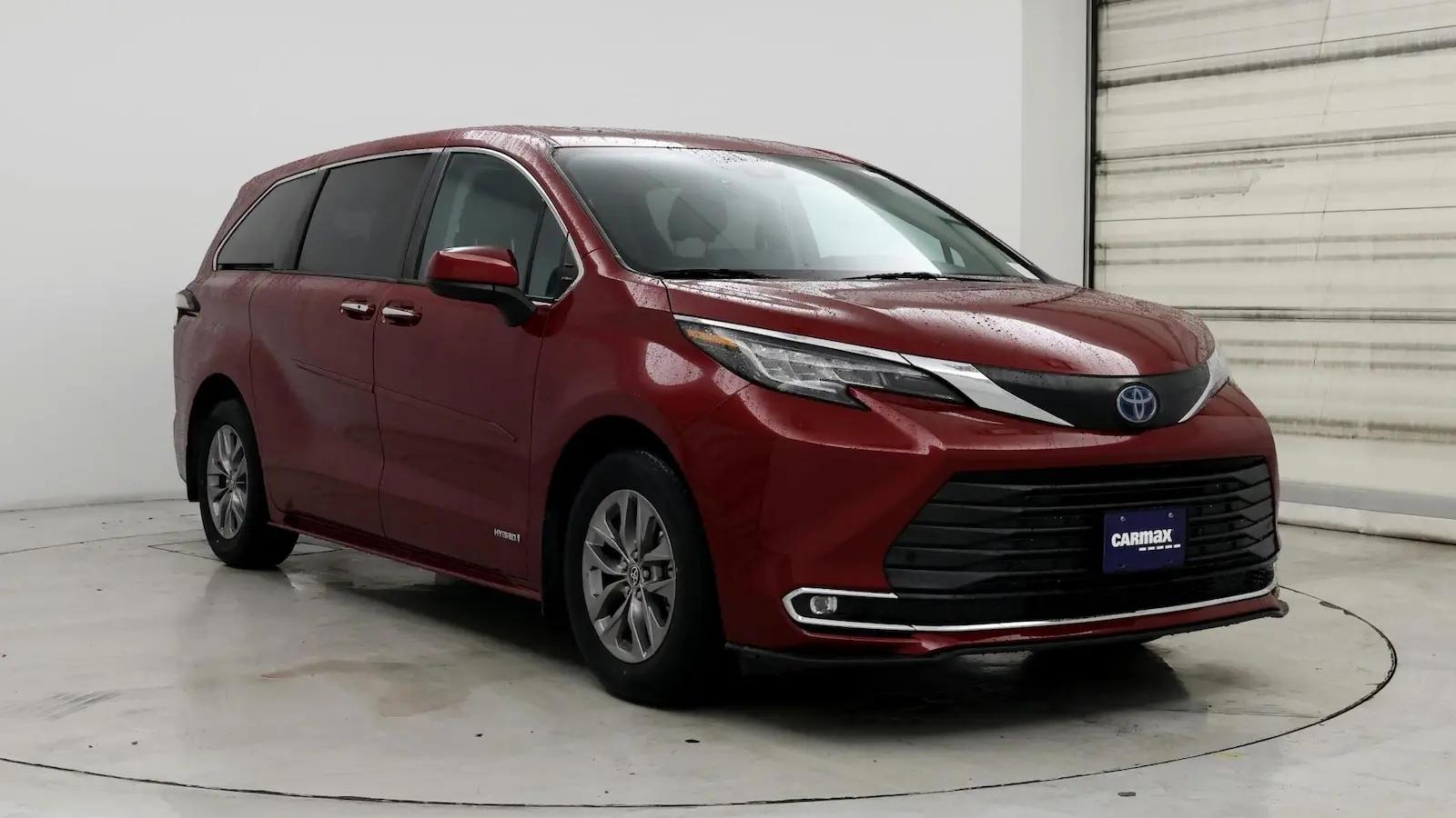 2021 Toyota Sienna XLE in Birmingham AL For Sale - Image 1