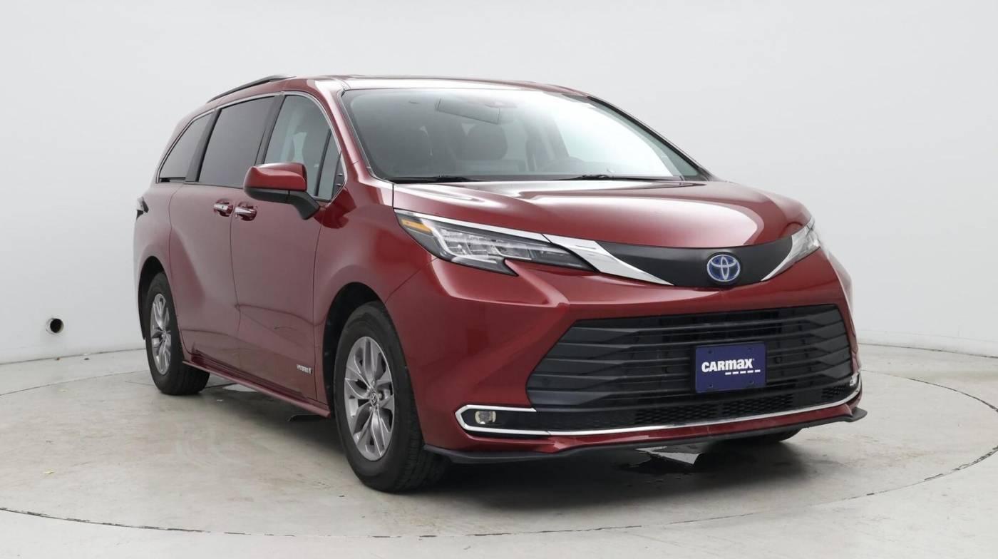 2021 Toyota Sienna XLE in Inglewood CA For Sale - Image 1