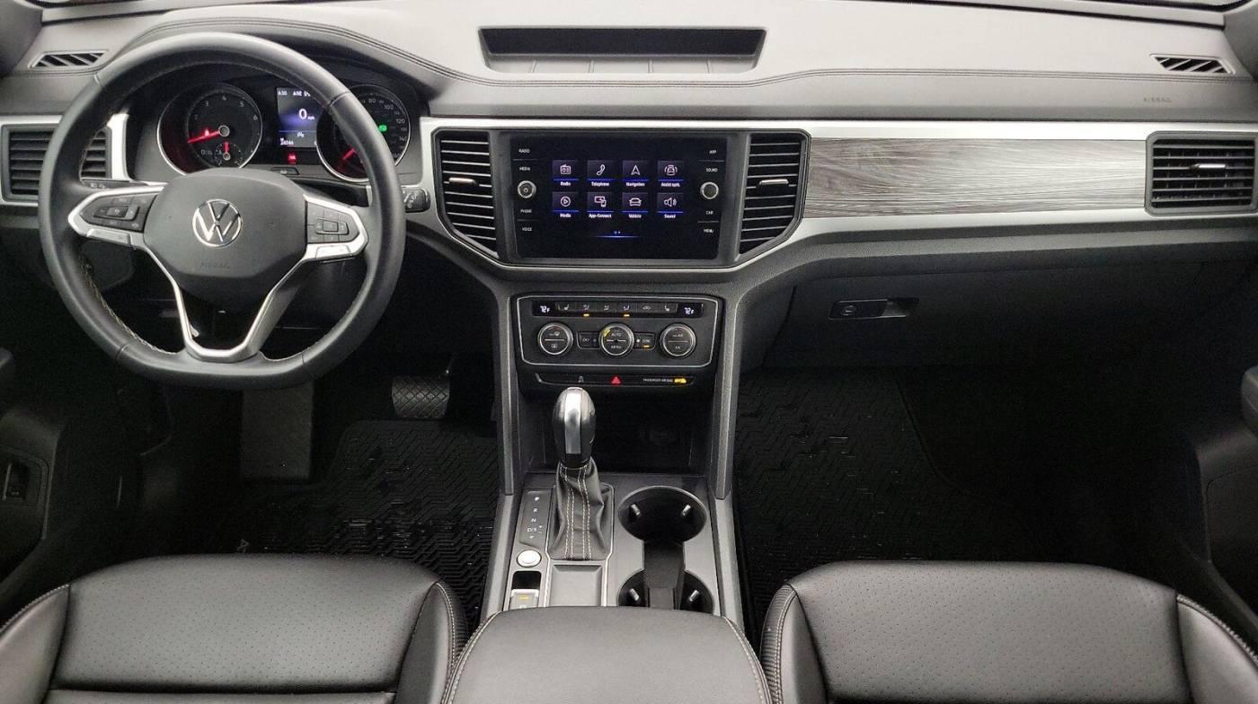 2021 Volkswagen Atlas Cross Sport SE with Technology in Inglewood CA For Sale - Image 1