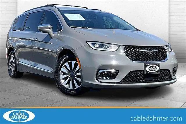 2022 Chrysler Pacifica Hybrid Limited in Kansas City MO For Sale - Image 1