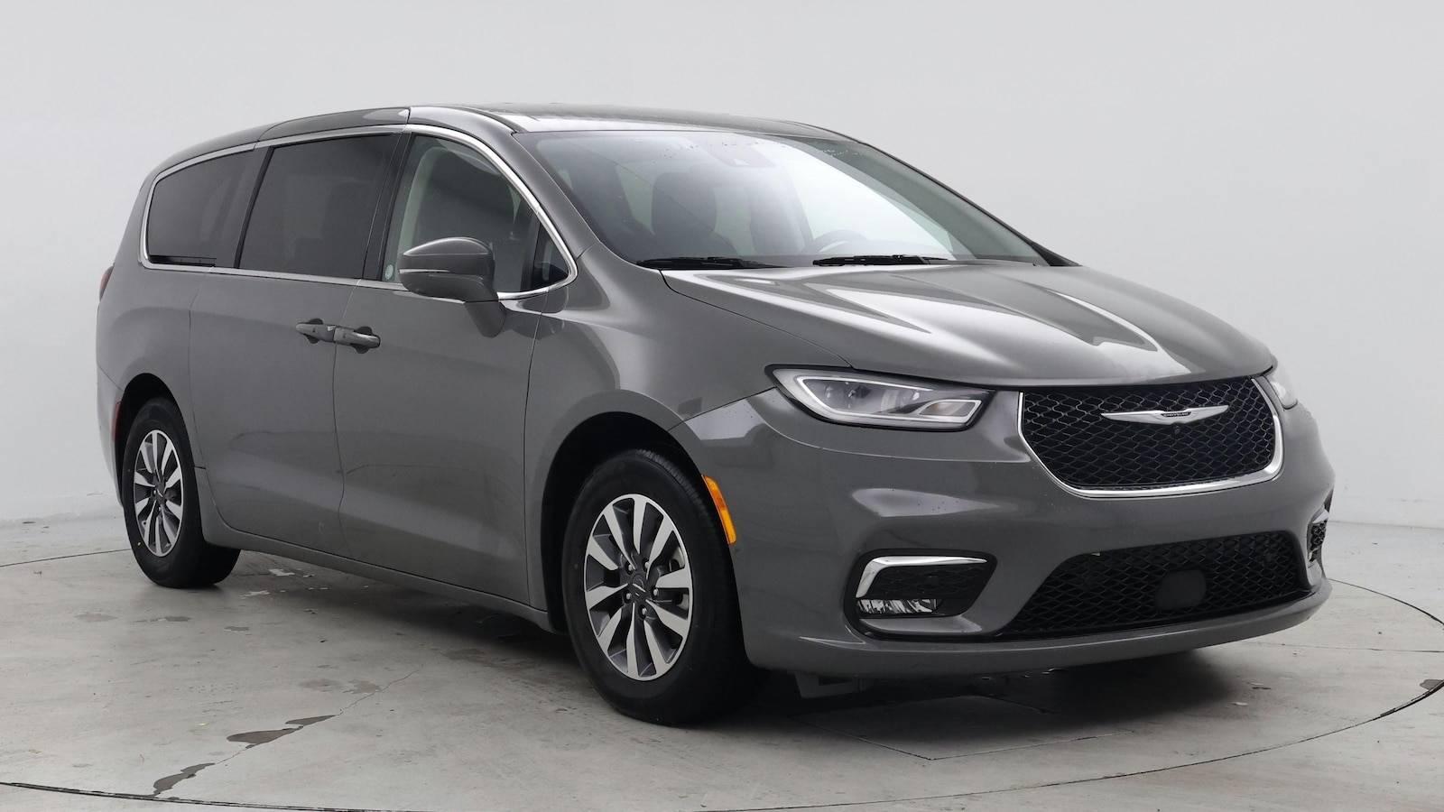 2022 Chrysler Pacifica Hybrid Touring L in Birmingham AL For Sale - Image 1
