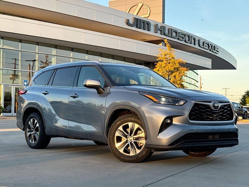 2022 Toyota Highlander XLE in Columbia SC For Sale - Image 1