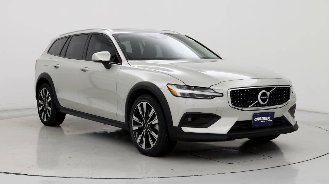 2022 Volvo V60 Cross Country T5 in Inglewood CA For Sale - Image 1