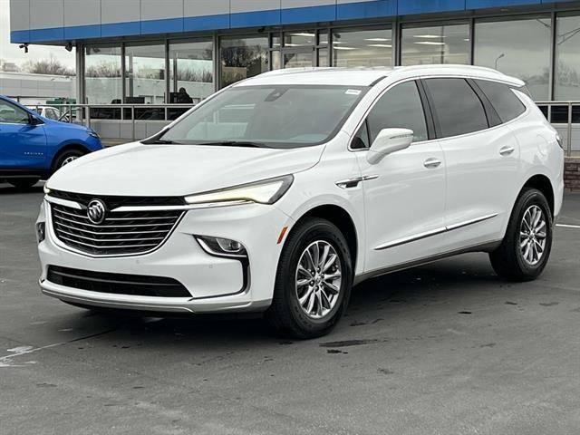 2023 Buick Enclave Essence in Clinton Township MI For Sale - Image 1