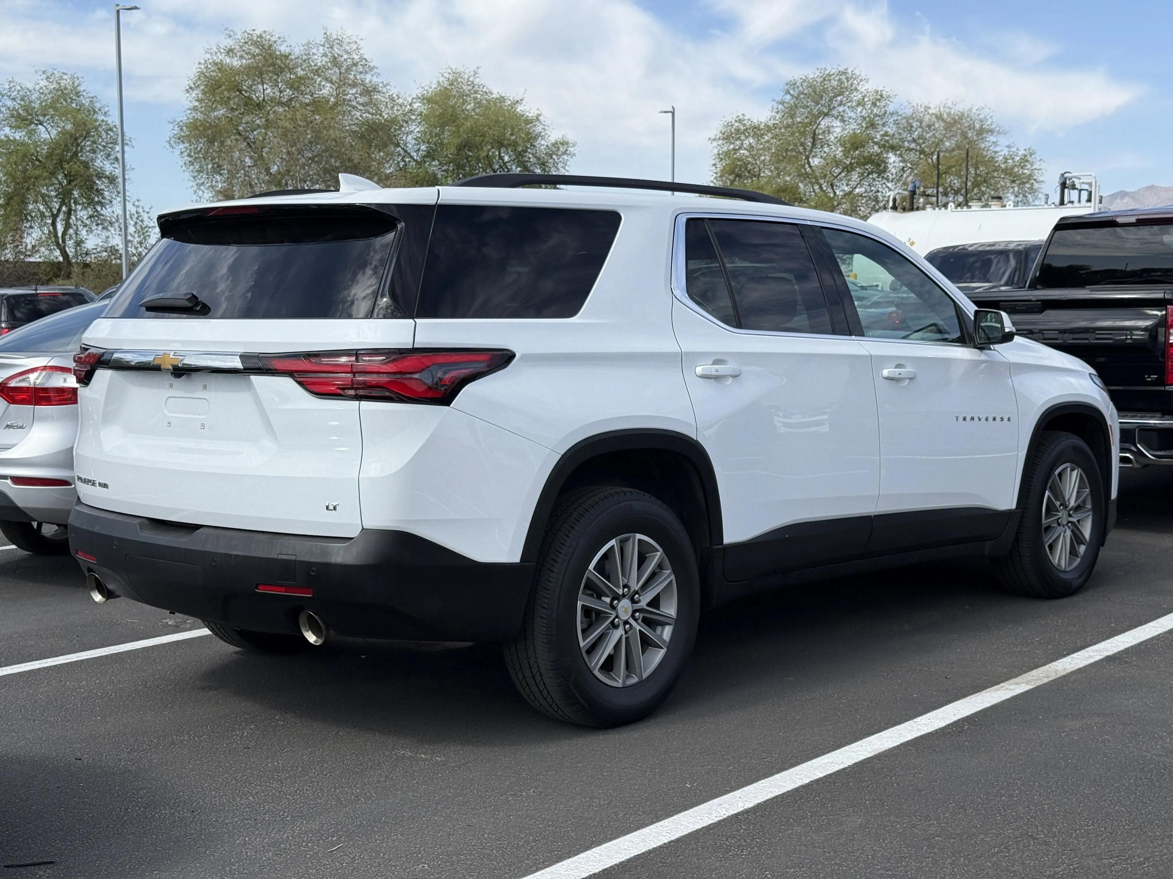 2023 Chevrolet Traverse LT Cloth in Surprise AZ For Sale - Image 1