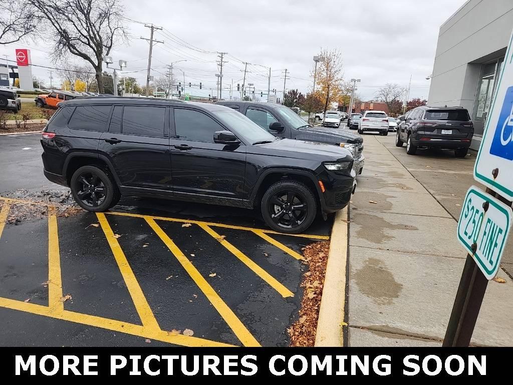 2023 Jeep Grand Cherokee Altitude in Arlington Heights IL For Sale - Image 1