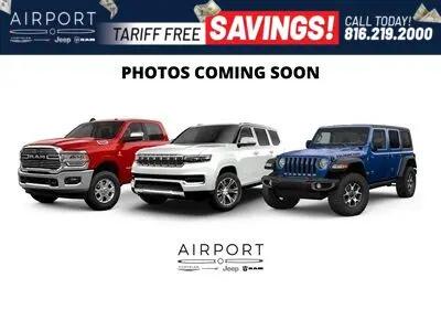 2023 Jeep Grand Cherokee Altitude in Platte City MO For Sale - Image 1