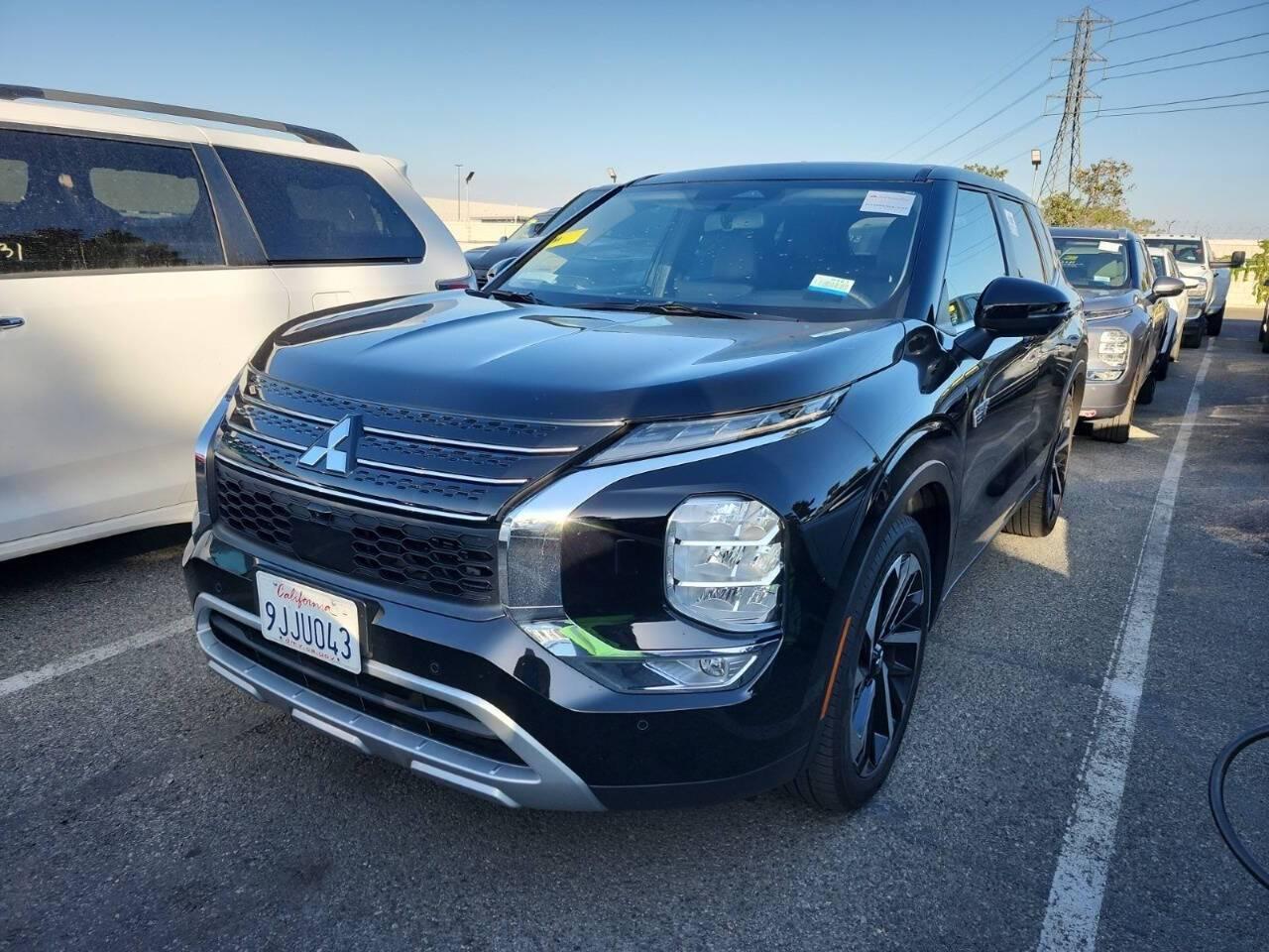 2023 Mitsubishi Outlander Plug-In Hybrid SE in Riverside CA For Sale - Image 1