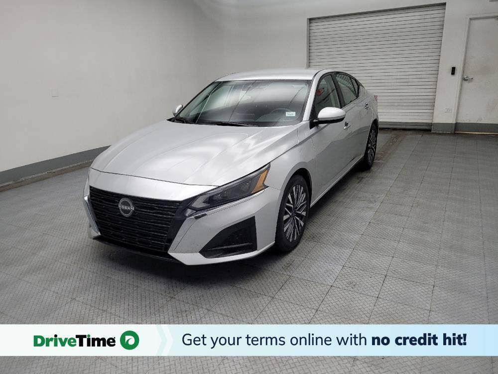 2023 Nissan Altima SV in Maplewood MN For Sale - Image 1