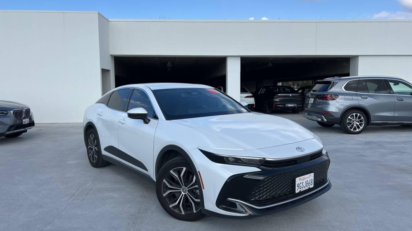 2023 Toyota Crown XLE in Thousand Oaks CA For Sale - Image 1