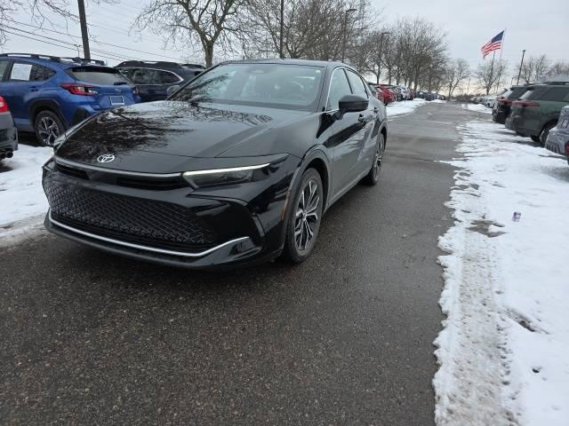 2023 Toyota Crown XLE in Commerce Township MI For Sale - Image 1