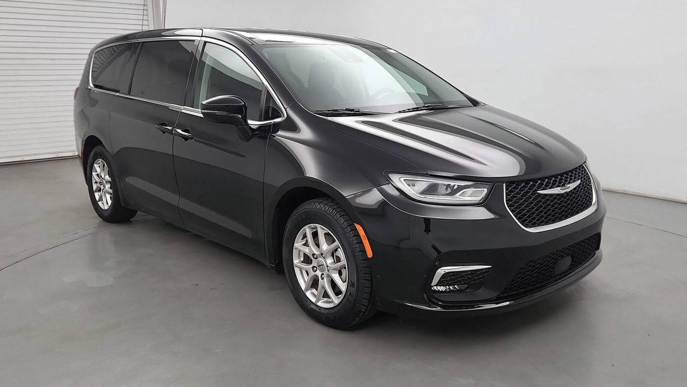 2024 Chrysler Pacifica Touring L in Birmingham AL For Sale - Image 1