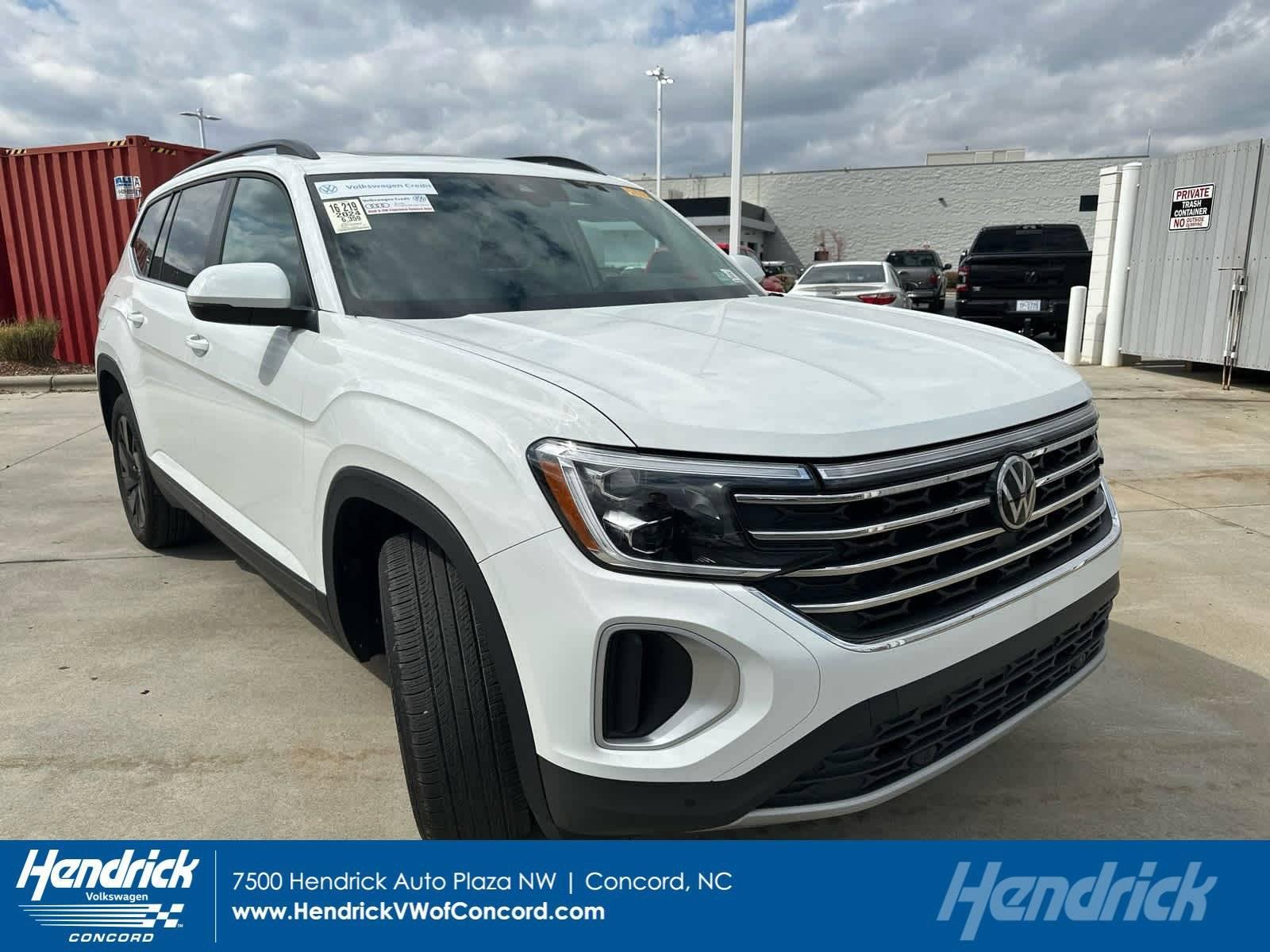 2024 Volkswagen Atlas SE with Technology in Concord NC For Sale - Image 1