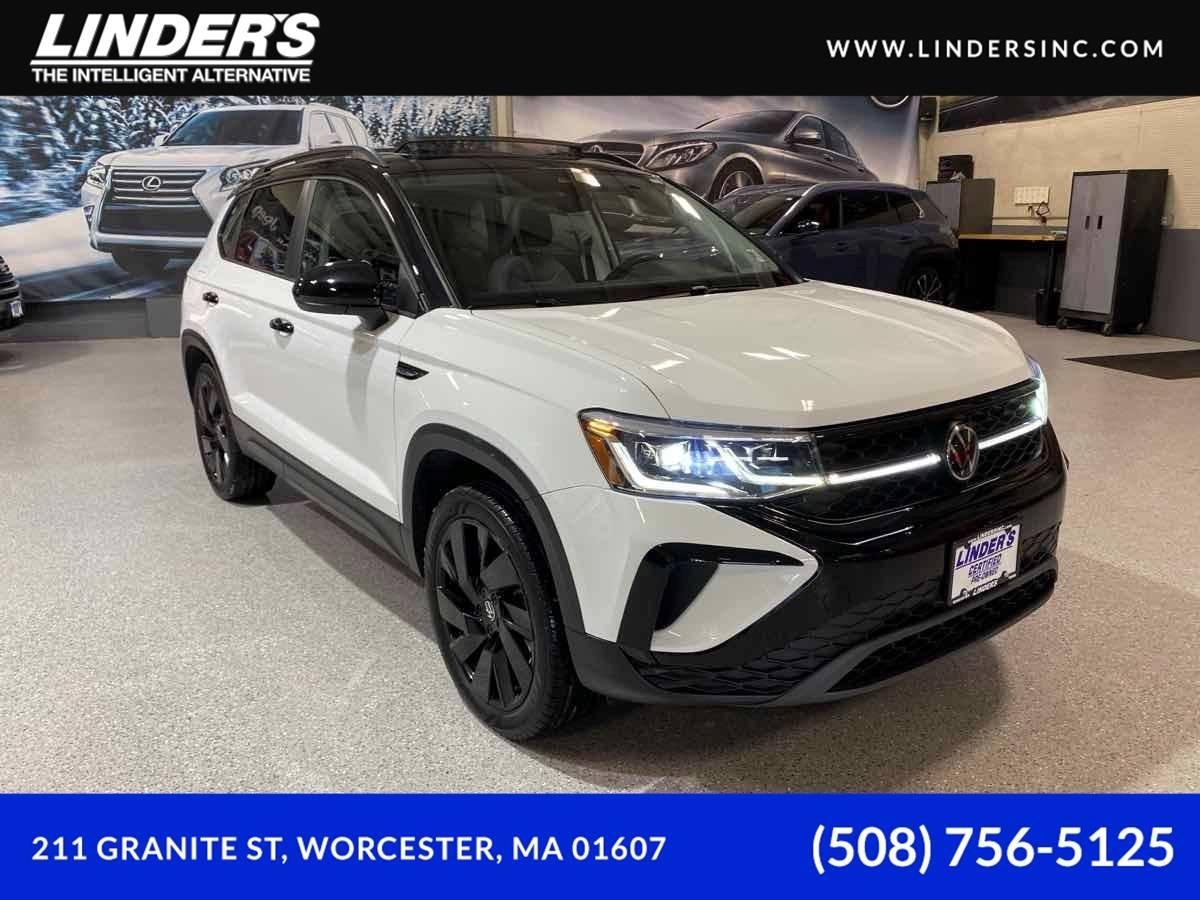 2024 Volkswagen Taos SE Black in Worcester MA For Sale - Image 1