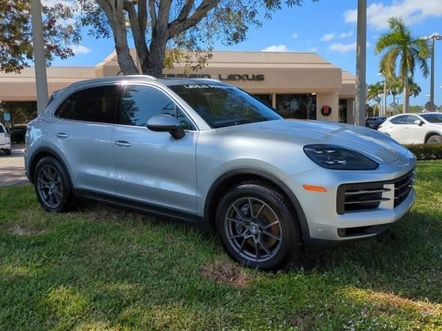 2025 Porsche Cayenne Cayenne in Naples FL For Sale - Image 1