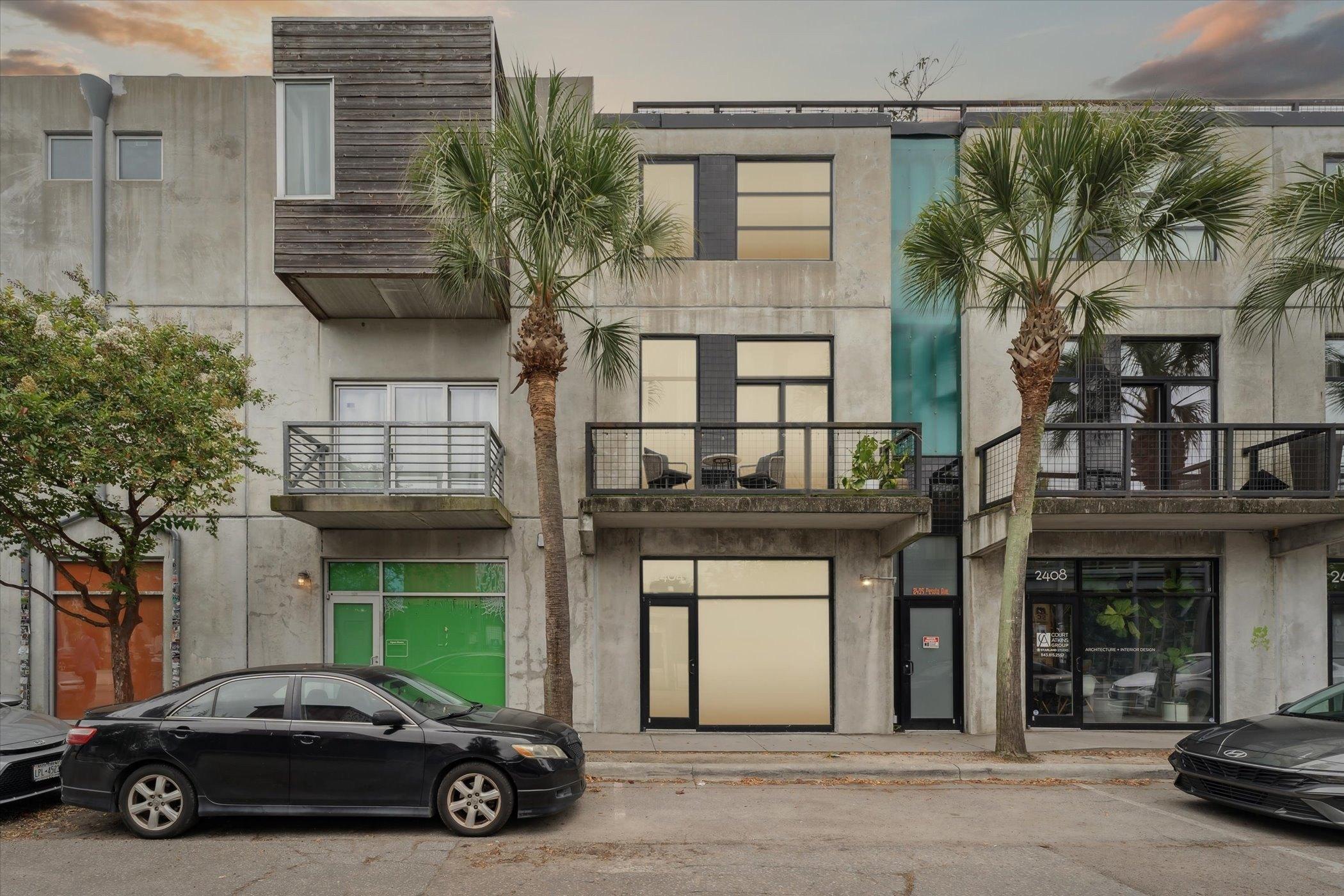 Condo/Apartment for Sale, 2406 De Soto Avenue A 31401 - Image 1