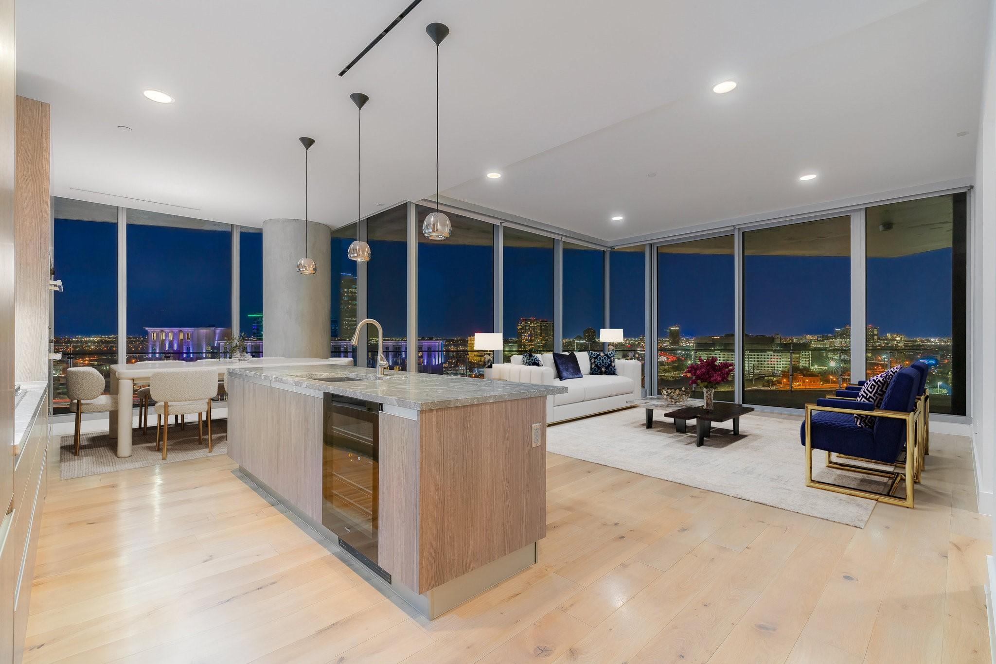 Condo/Apartment for Sale, 3130 Harwood Street 75201 - Image 1