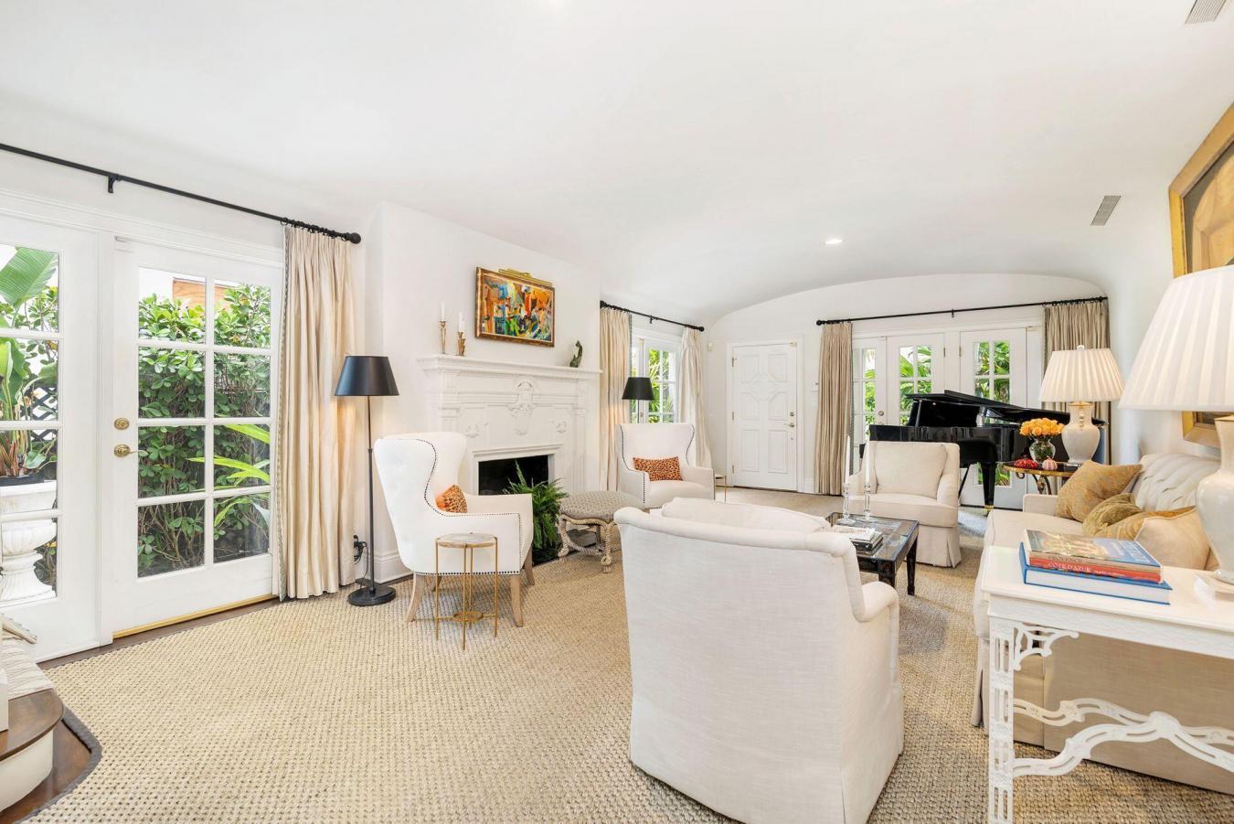 Condo/Apartment for Sale, 328 Chilean Avenue 33480 - Image 1