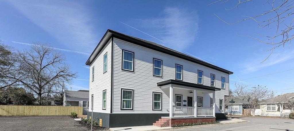 Condo/Apartment for Sale, 637 E Anderson Street 4 31401 - Image 1
