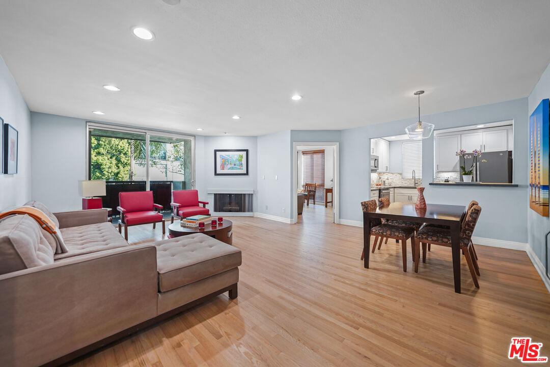 Condo/Apartment for Sale, 8530 Holloway DR 90069 - Image 1