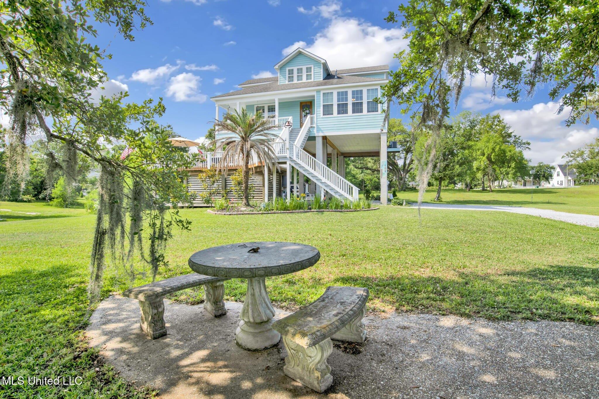 House for Sale, 108 Leopold Street 39520 - Image 1