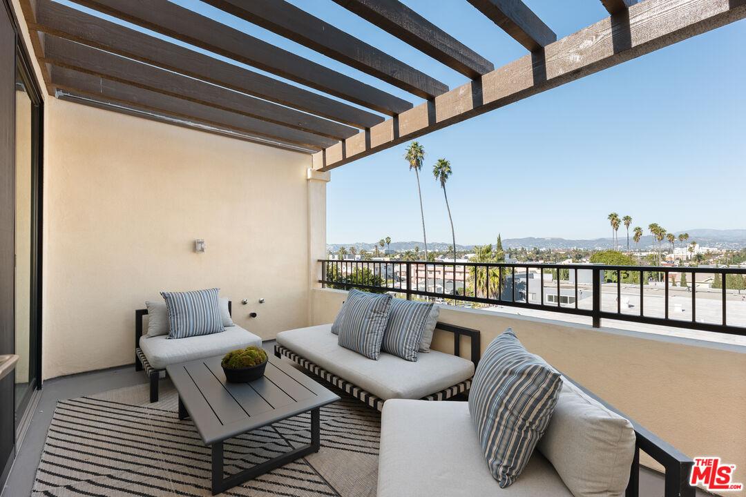 House for Sale, 1248 Bronson AVE 90019 - Image 1