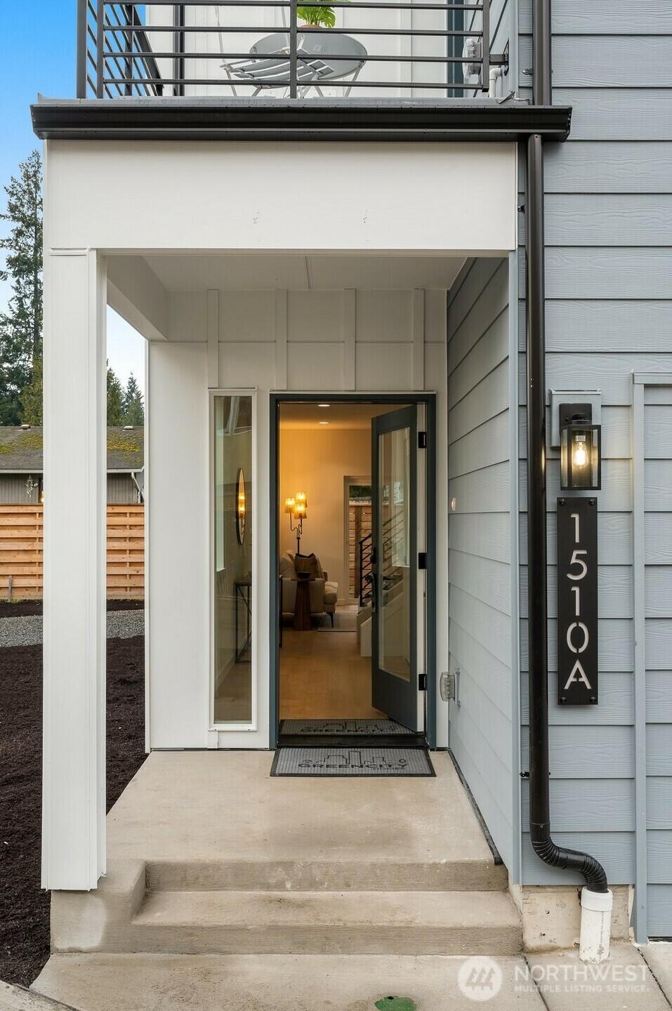 House for Sale, 1510 G Hollow Dale Place 98204 - Image 1