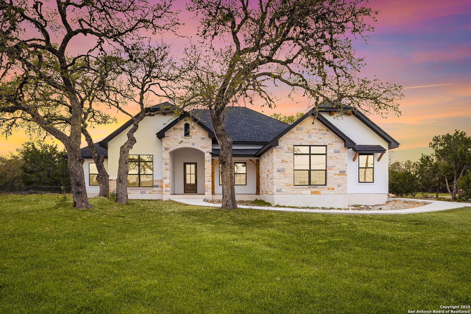 House for Sale, 220 Toucan 78070 - Image 1