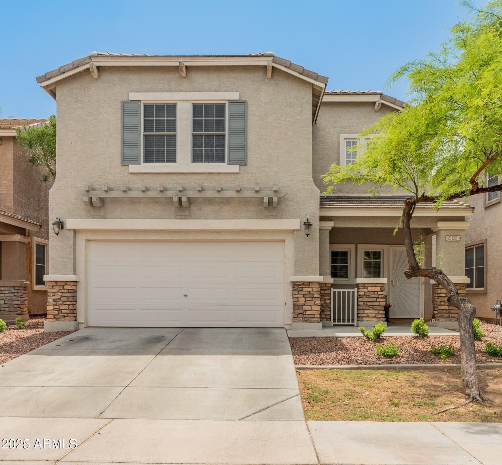 House for Sale, 2331 E SUNLAND Avenue 85040 - Image 1