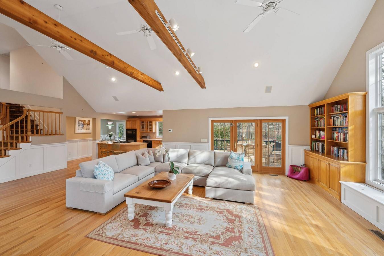 House for Sale, 31 Tredwell Lane 11963 - Image 1