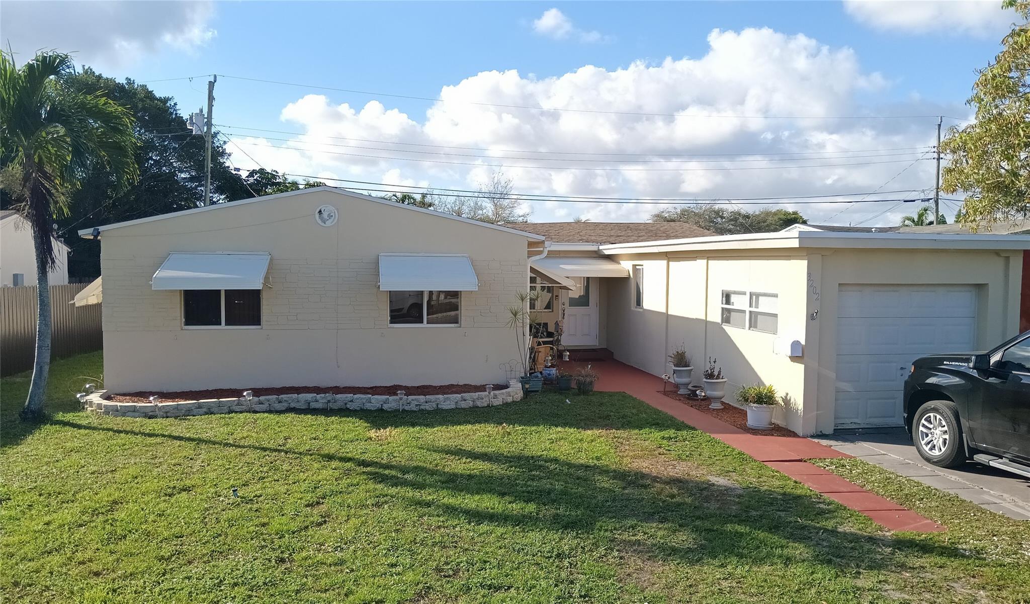 House for Sale, 3202 Cleveland St 33021 - Image 1