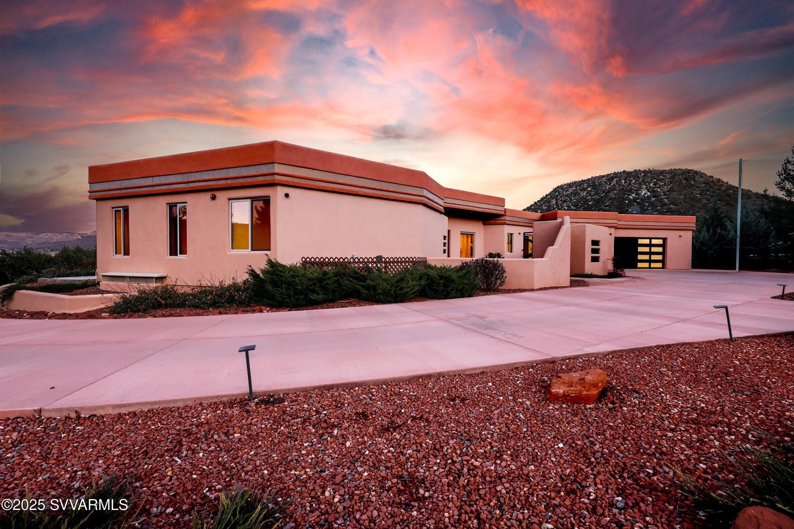 House for Sale, 40 S Eastern Vista Drive 86351 - Image 1