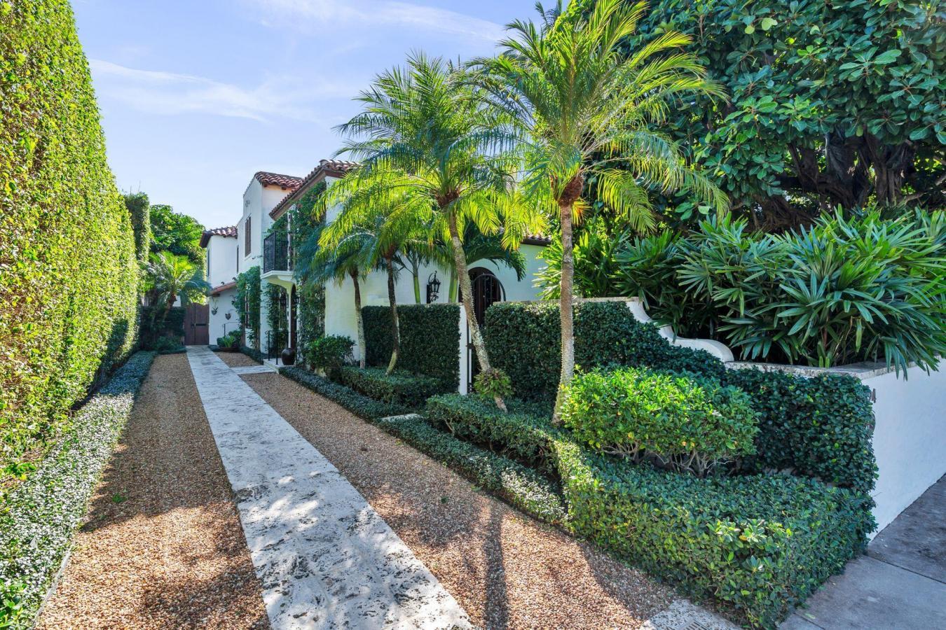 House for Sale, 424 Brazilian Avenue 33480 - Image 1