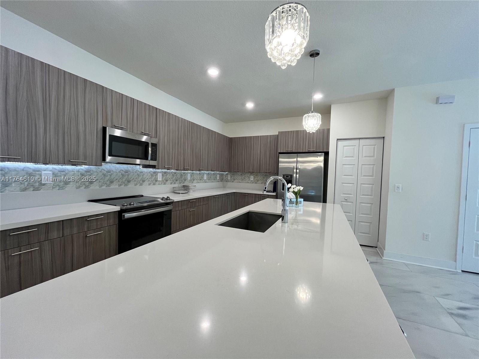 House for Sale, 4745 NW 83rd Pkwy 33166 - Image 1