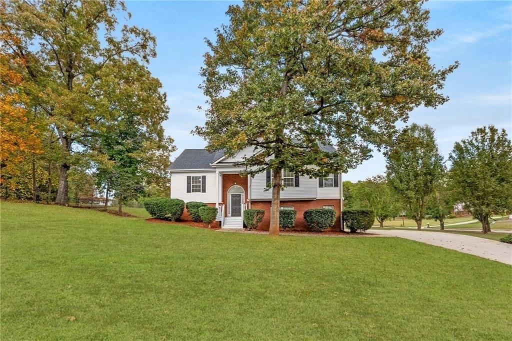 House for Sale, 5077 Fieldview Drive 30135 - Image 1