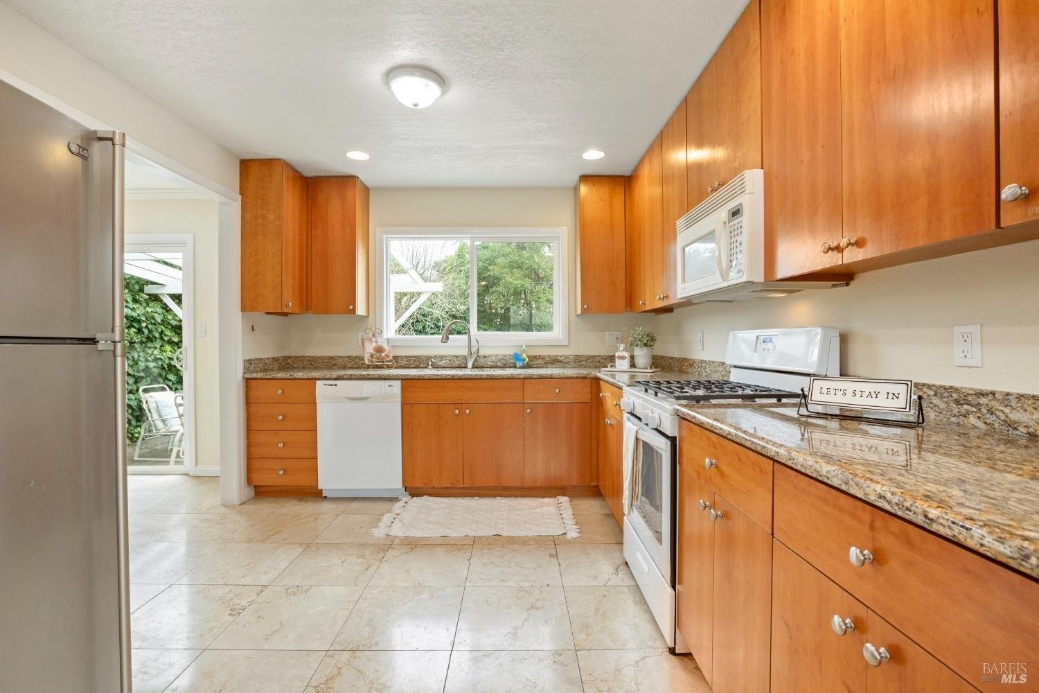 Listing image 6
