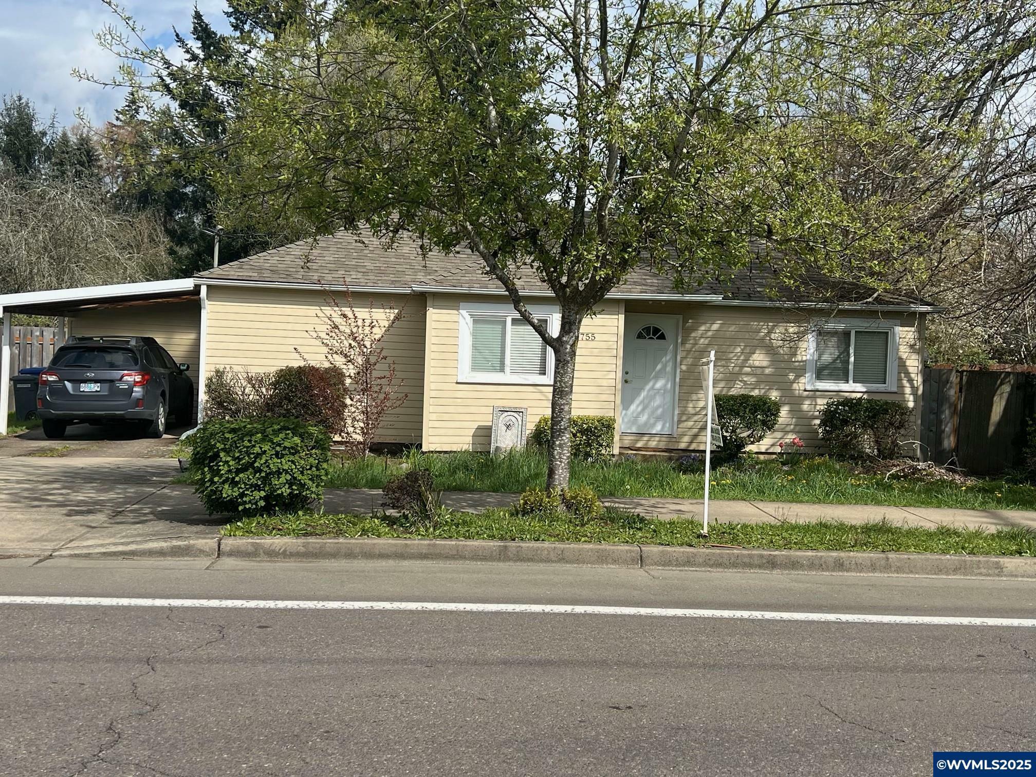 House for Sale, 755 Chemawa Rd N 97303 - Image 1