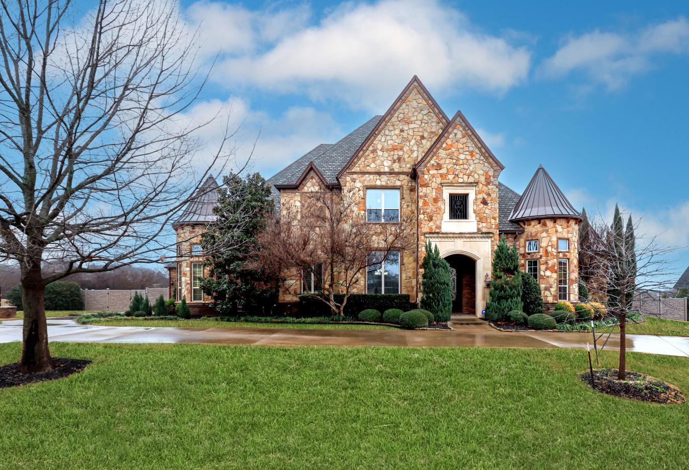 House for Sale, 7909 Bella Flora Drive 76126 - Image 1