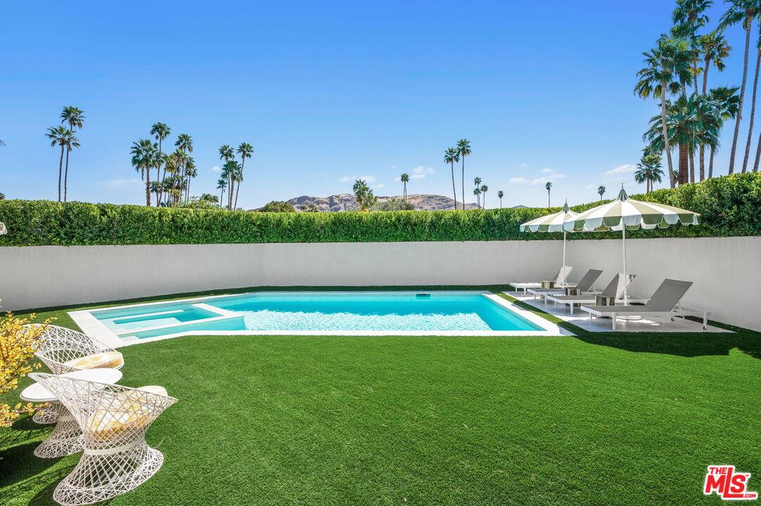 House for Sale, 994 Balboa CIR 92264 - Image 1